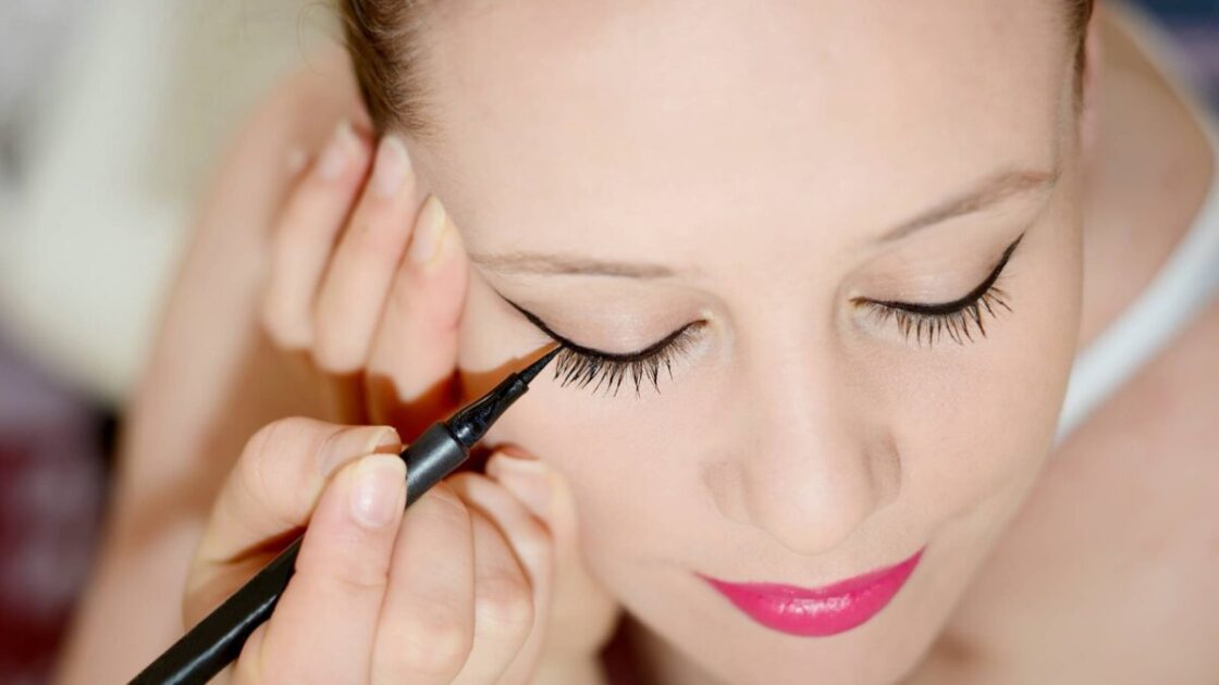 How to Do Cat Eyeliner like a Professional