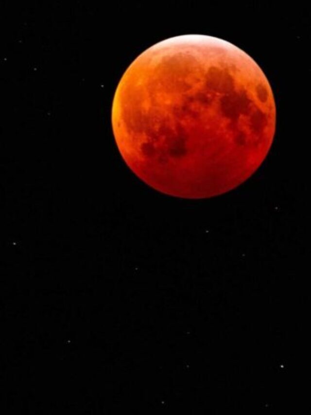 The second total lunar eclipse of 2022